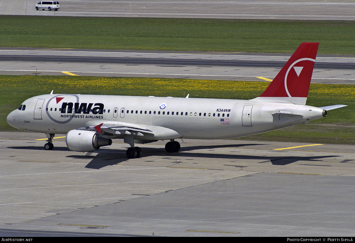 Aircraft Photo of N344NW | Airbus A320-212 | Northwest Airlines | AirHistory.net #526827