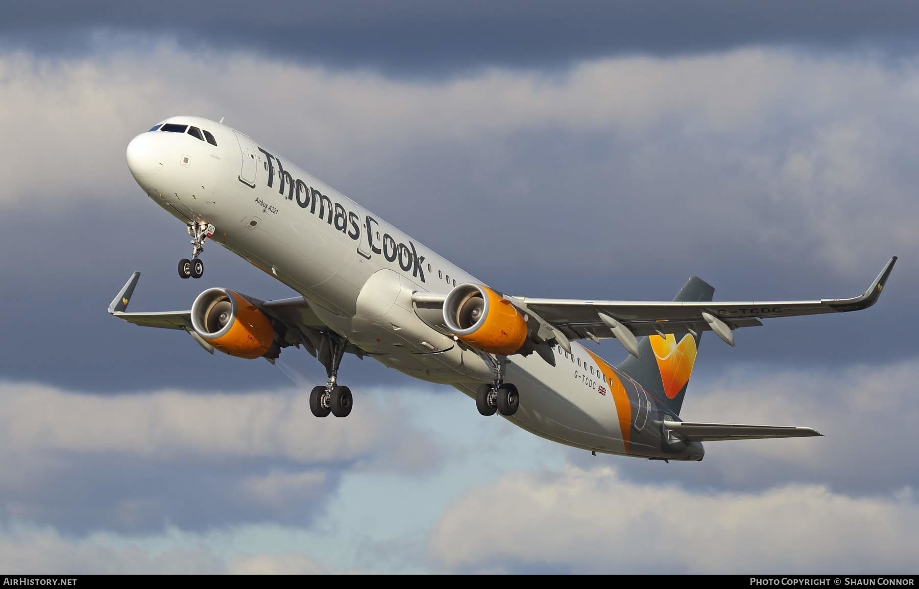 Aircraft Photo of G-TCDC | Airbus A321-211 | Thomas Cook Airlines | AirHistory.net #526880