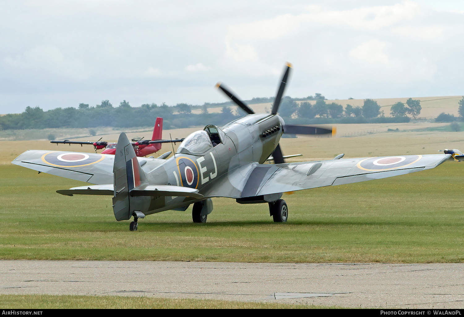 Aircraft Photo of G-SPIT / MV268 | Supermarine 379 Spitfire FR14E | UK - Air Force | AirHistory.net #526982