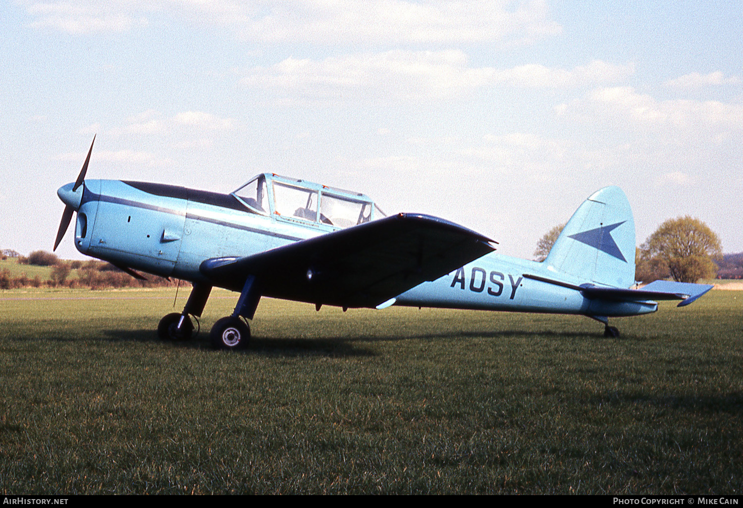 Aircraft Photo of G-AOSY | De Havilland DHC-1 Chipmunk Mk22 | AirHistory.net #527002