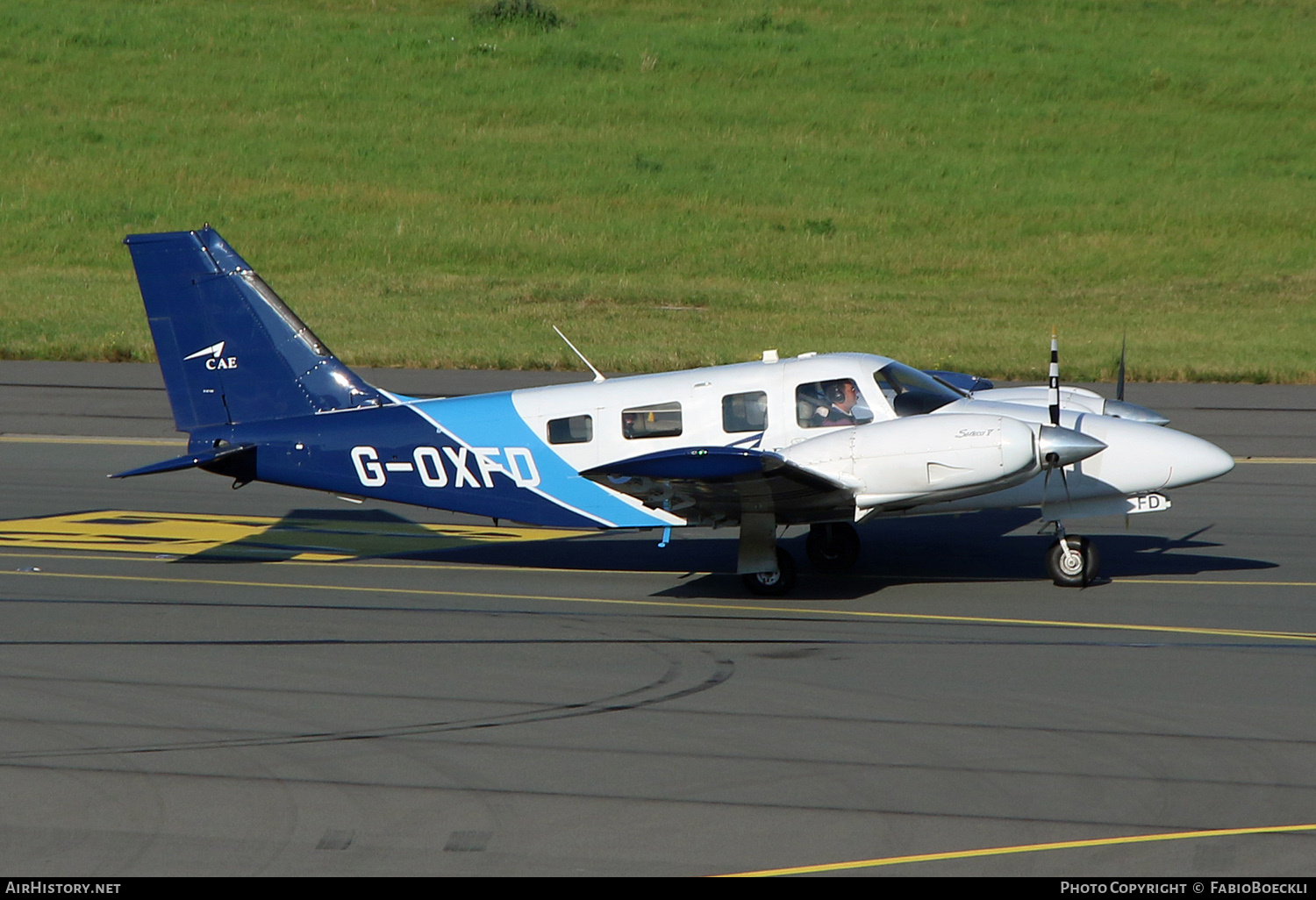 Aircraft Photo of G-OXFD | Piper PA-34-220T Seneca V | CAE Global Academy | AirHistory.net #527099