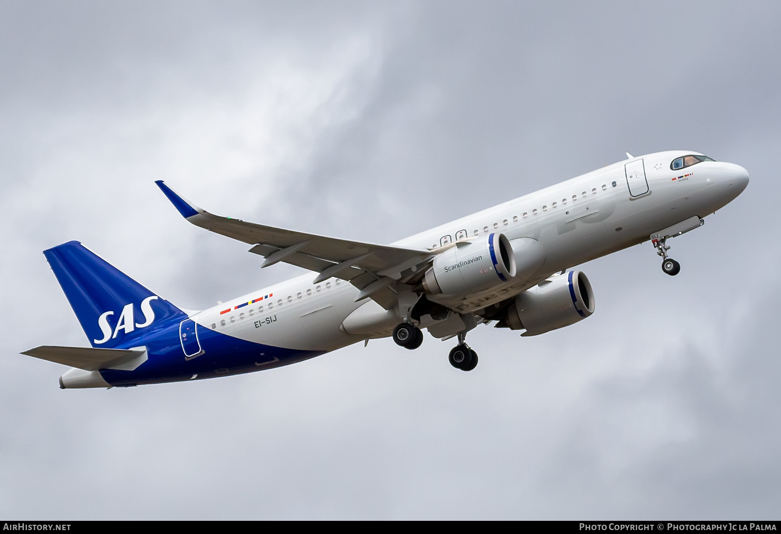 Aircraft Photo of EI-SIJ | Airbus A320-251N | Scandinavian Airlines - SAS | AirHistory.net #527441