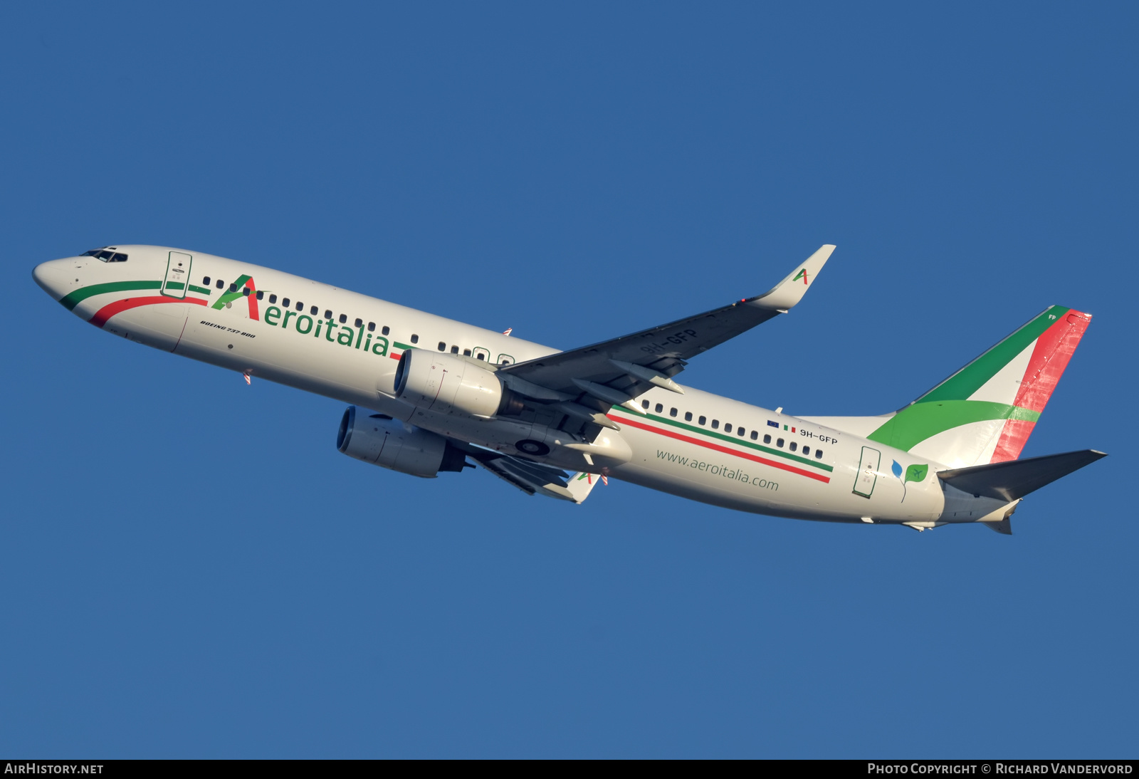 Aircraft Photo of 9H-GFP | Boeing 737-89L | Aeroitalia | AirHistory.net #527488