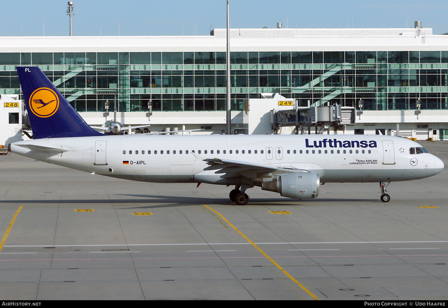 Aircraft Photo of D-AIPL | Airbus A320-211 | Lufthansa | AirHistory.net #527628