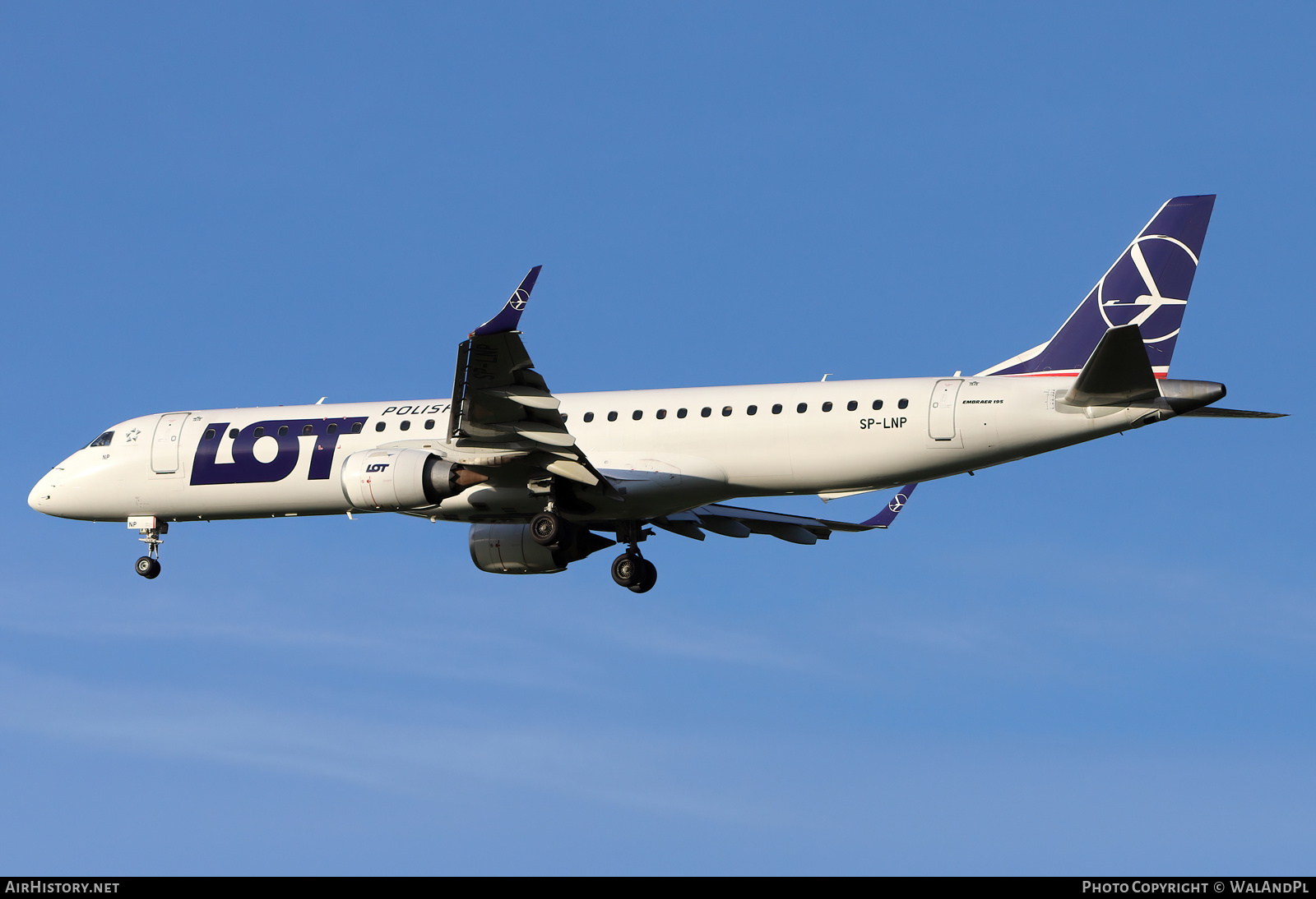 Aircraft Photo of SP-LNP | Embraer 195LR (ERJ-190-200LR) | LOT Polish Airlines - Polskie Linie Lotnicze | AirHistory.net #527718