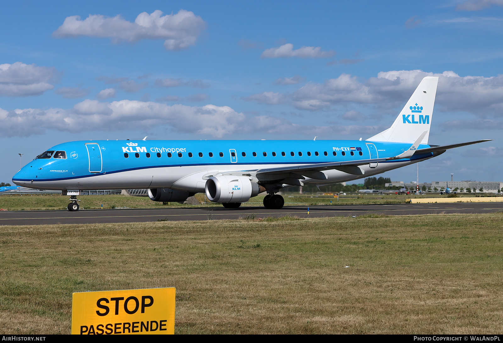 Aircraft Photo of PH-EXV | Embraer 190STD (ERJ-190-100STD) | KLM Cityhopper | AirHistory.net #527871