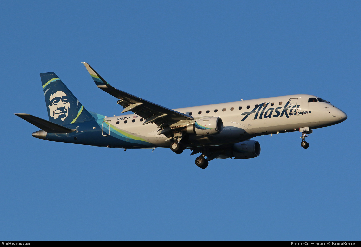 Aircraft Photo of N182SY | Embraer 175LR (ERJ-170-200LR) | Alaska Airlines | AirHistory.net #527892
