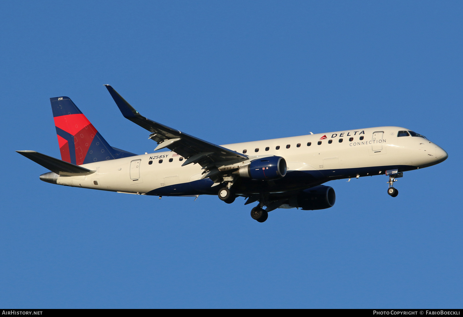 Aircraft Photo of N258SY | Embraer 175LR (ERJ-170-200LR) | Delta Connection | AirHistory.net #527910