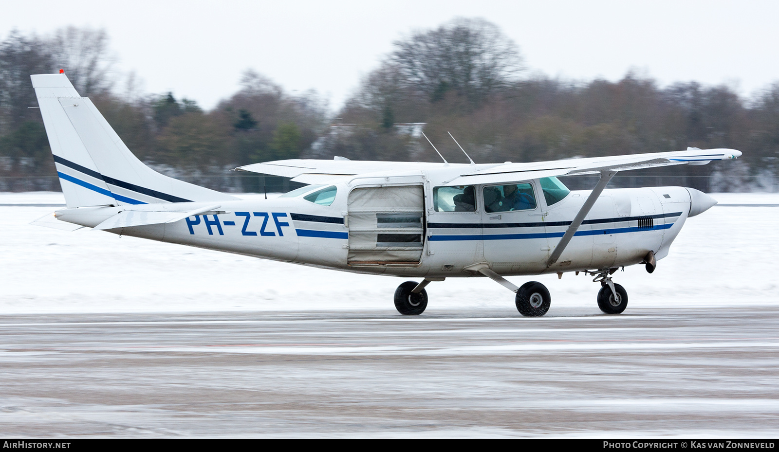 Aircraft Photo of PH-ZZF | Cessna 207/Soloy Turbine 207 | AirHistory.net #527932