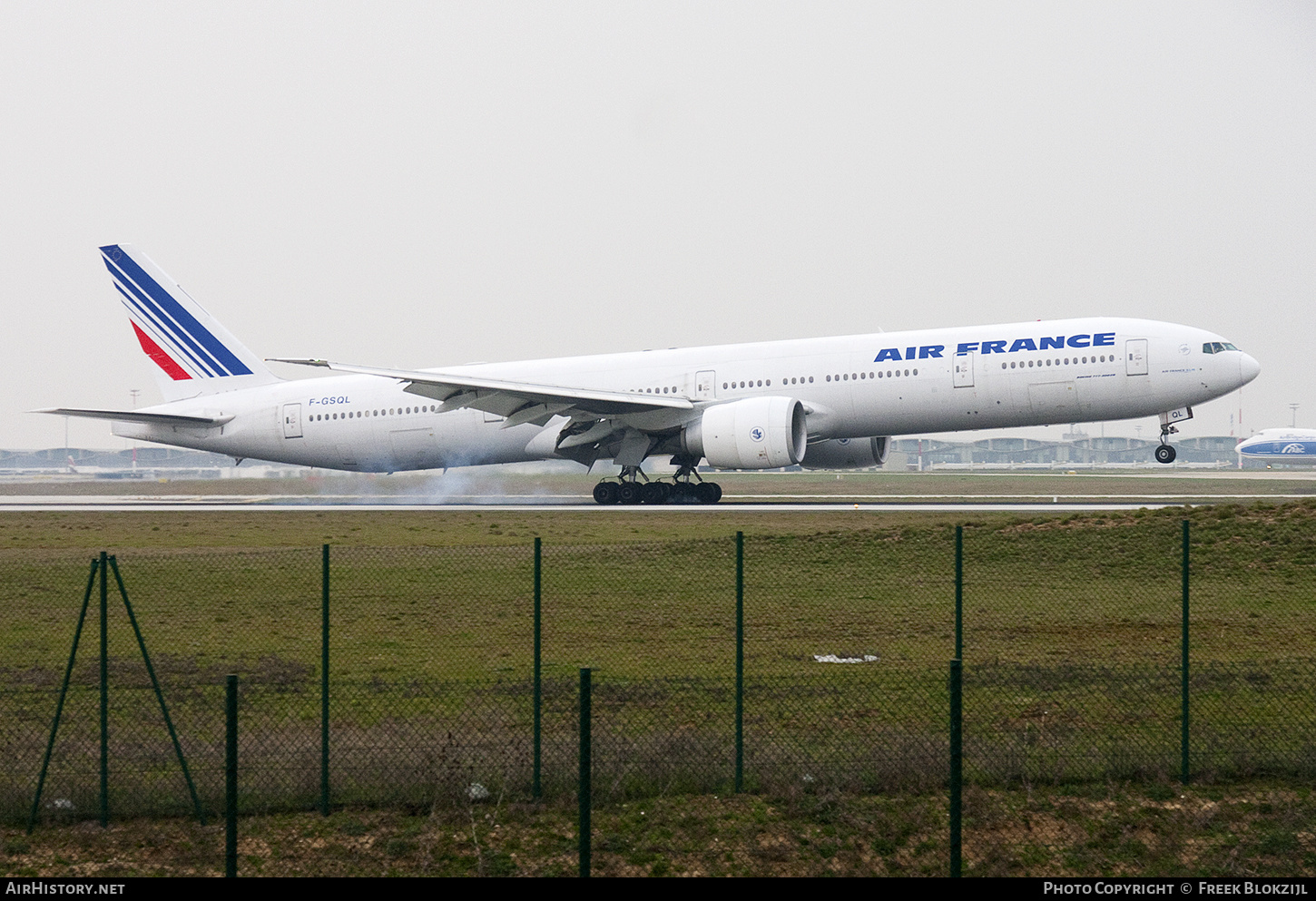 Aircraft Photo of F-GSQL | Boeing 777-328/ER | Air France | AirHistory.net #528127