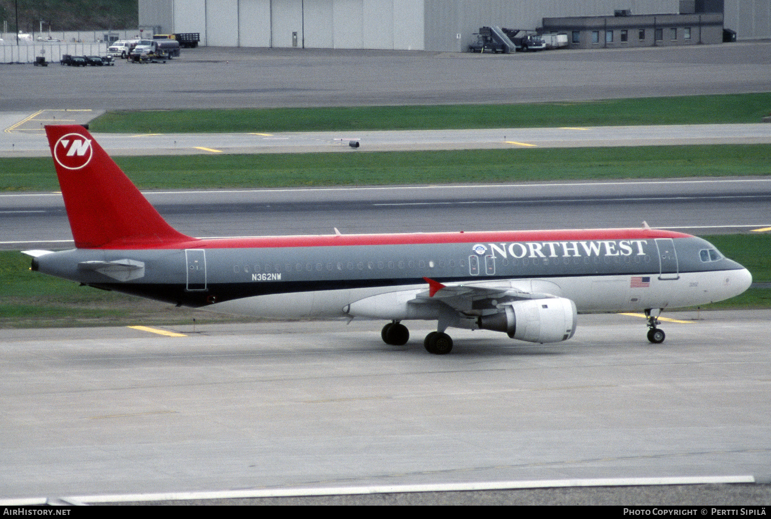Aircraft Photo of N362NW | Airbus A320-212 | Northwest Airlines | AirHistory.net #528232