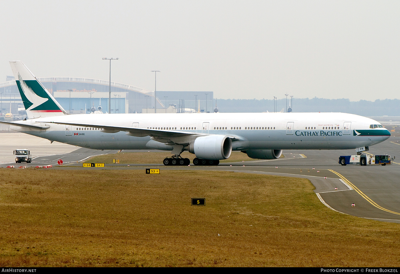 Aircraft Photo of B-KPN | Boeing 777-367/ER | Cathay Pacific Airways | AirHistory.net #528372