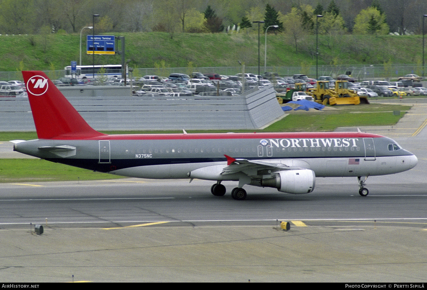 Aircraft Photo of N375NC | Airbus A320-212 | Northwest Airlines | AirHistory.net #528413