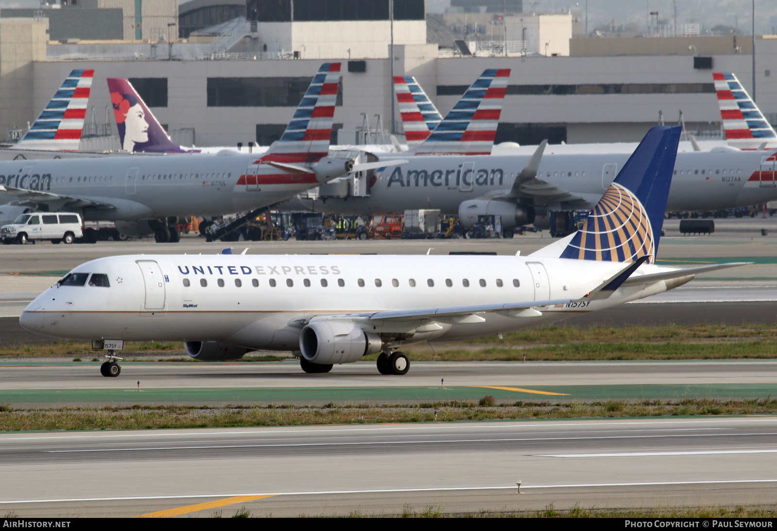 Aircraft Photo of N157SY | Embraer 175LR (ERJ-170-200LR) | United Express | AirHistory.net #528453