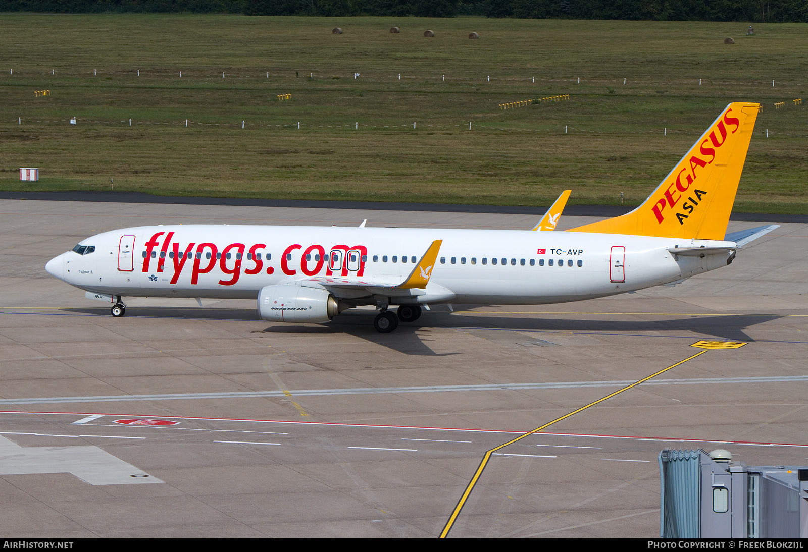 Aircraft Photo of TC-AVP | Boeing 737-82R | Pegasus Asia | AirHistory.net #528500
