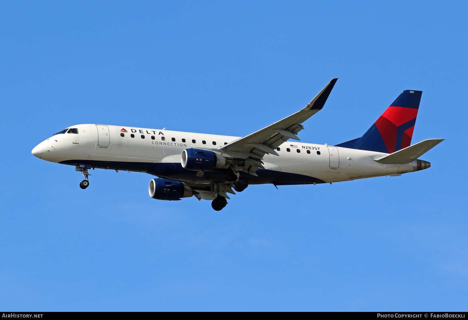 Aircraft Photo of N283SY | Embraer 175LR (ERJ-170-200LR) | Delta Connection | AirHistory.net #528525