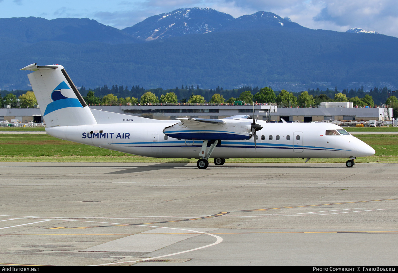 Aircraft Photo of C-GJCN | De Havilland Canada DHC-8-311 Dash 8 | Summit Air | AirHistory.net #528535