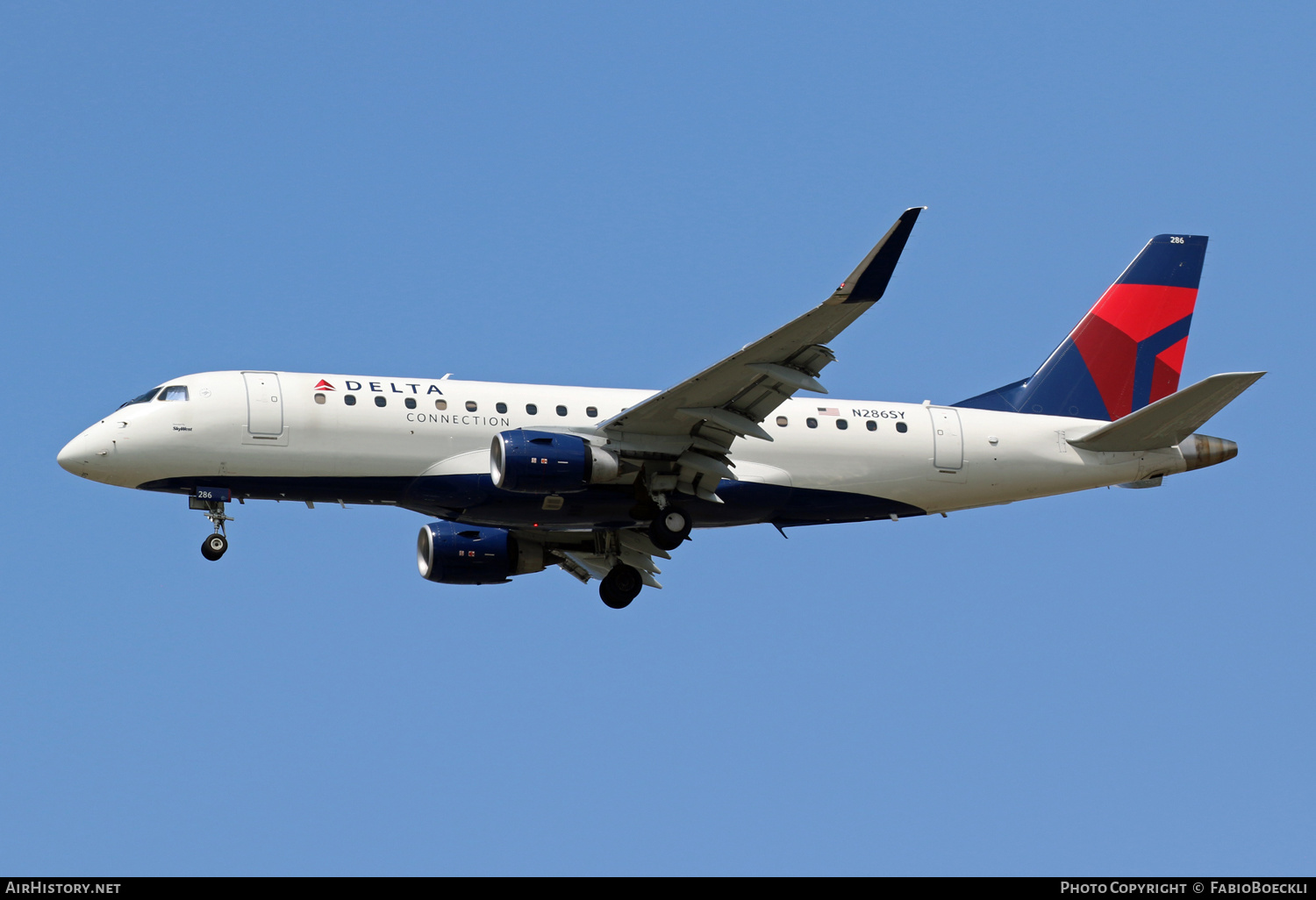 Aircraft Photo of N286SY | Embraer 175LL (ERJ-170-200LL) | Delta Connection | AirHistory.net #528581