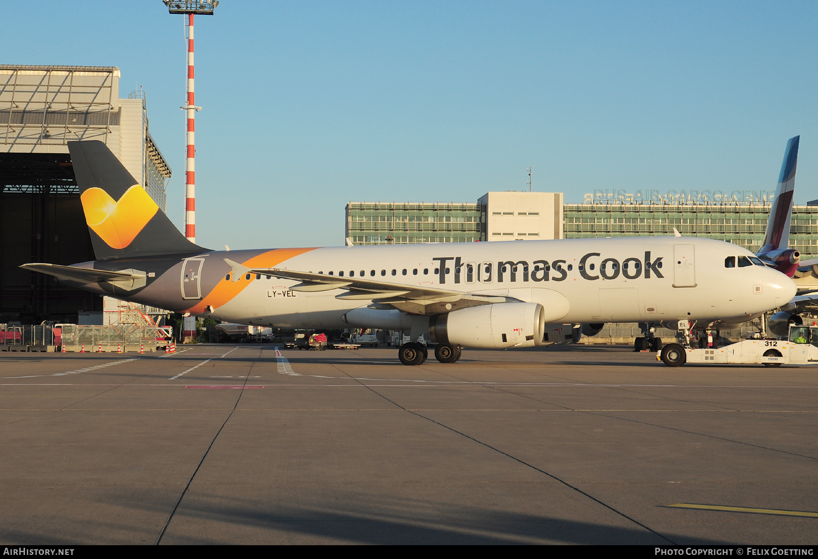Aircraft Photo of LY-VEL | Airbus A320-232 | Thomas Cook Airlines | AirHistory.net #528594