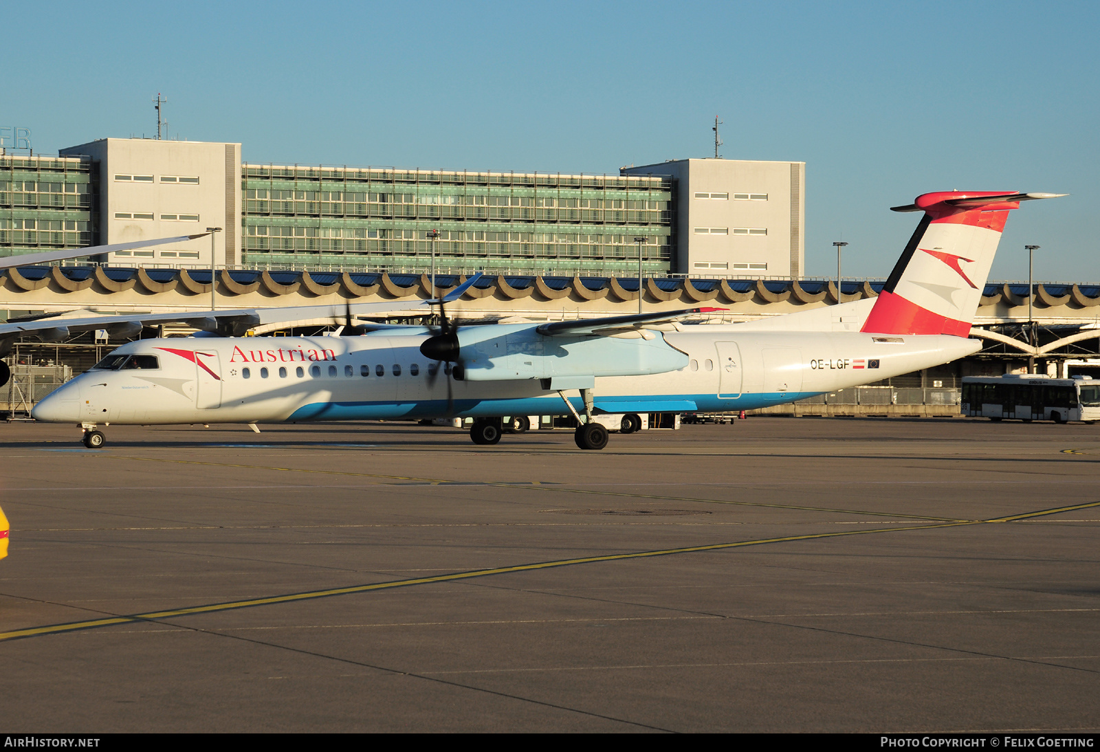 Aircraft Photo of OE-LGF | Bombardier DHC-8-402 Dash 8 | Austrian Airlines | AirHistory.net #528595