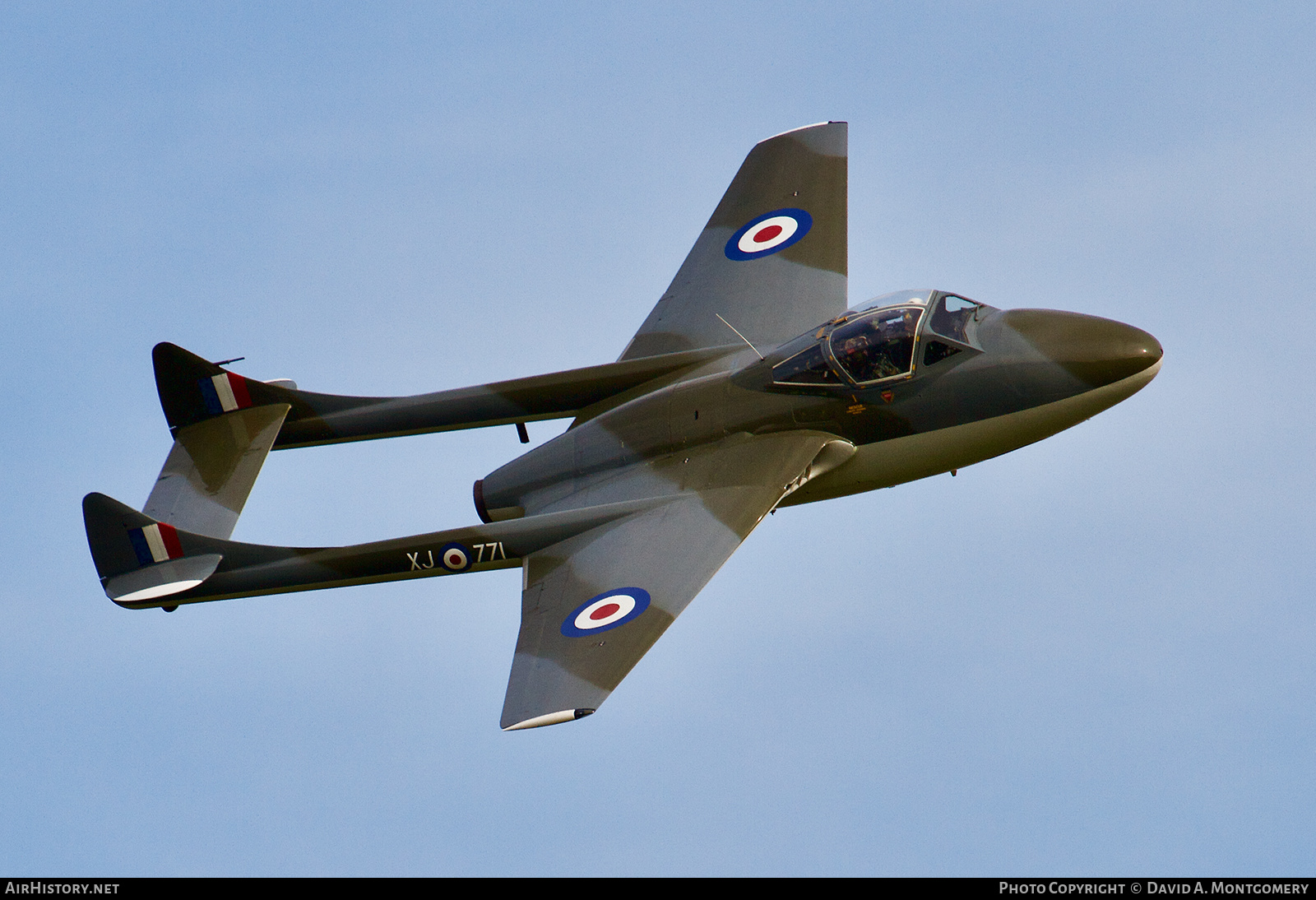 Aircraft Photo of G-HELV / XJ771 | De Havilland D.H. 115 Vampire T55 | UK - Air Force | AirHistory.net #528604