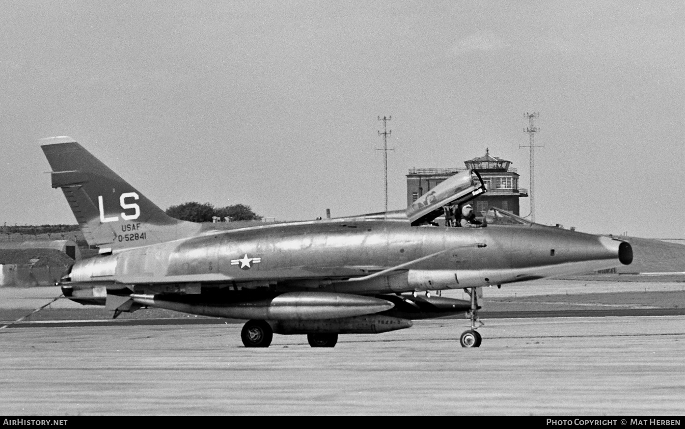 Aircraft Photo of 55-2841 / 0-52841 | North American F-100D Super Sabre | USA - Air Force | AirHistory.net #528656