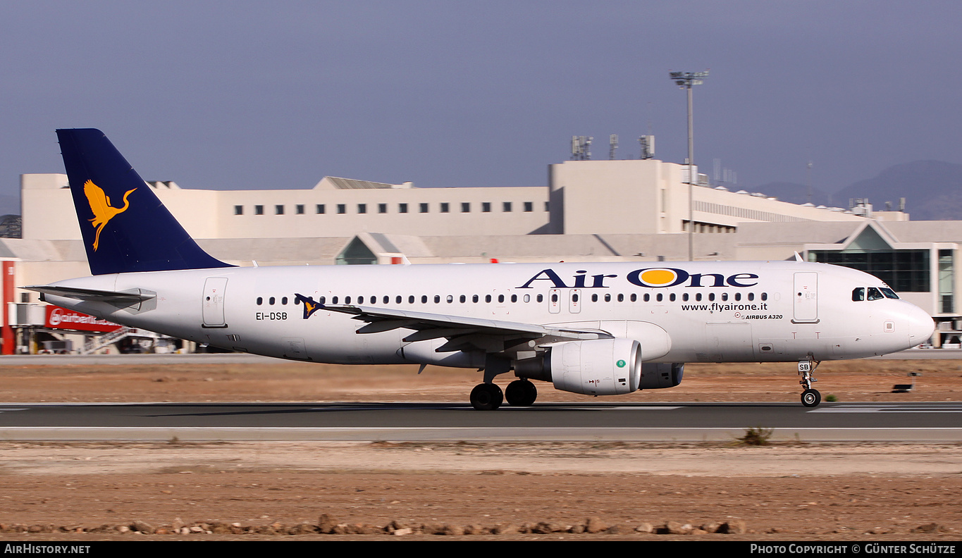 Aircraft Photo of EI-DSB | Airbus A320-216 | Air One | AirHistory.net #528920