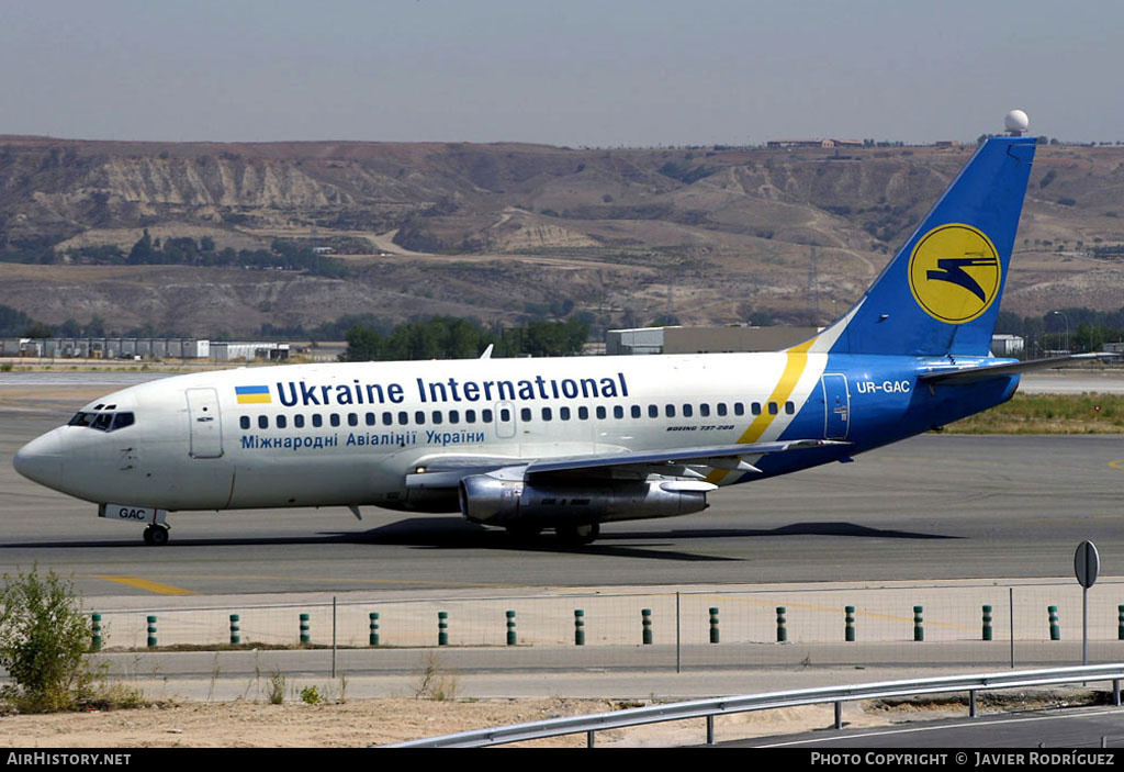 Aircraft Photo of UR-GAC | Boeing 737-247/Adv | Ukraine International Airlines | AirHistory.net #529034