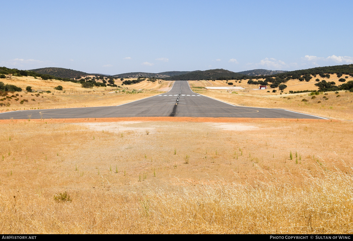 Airport photo of Aeródromo de la Perdiz (LEIZ) in Spain | AirHistory.net #529125