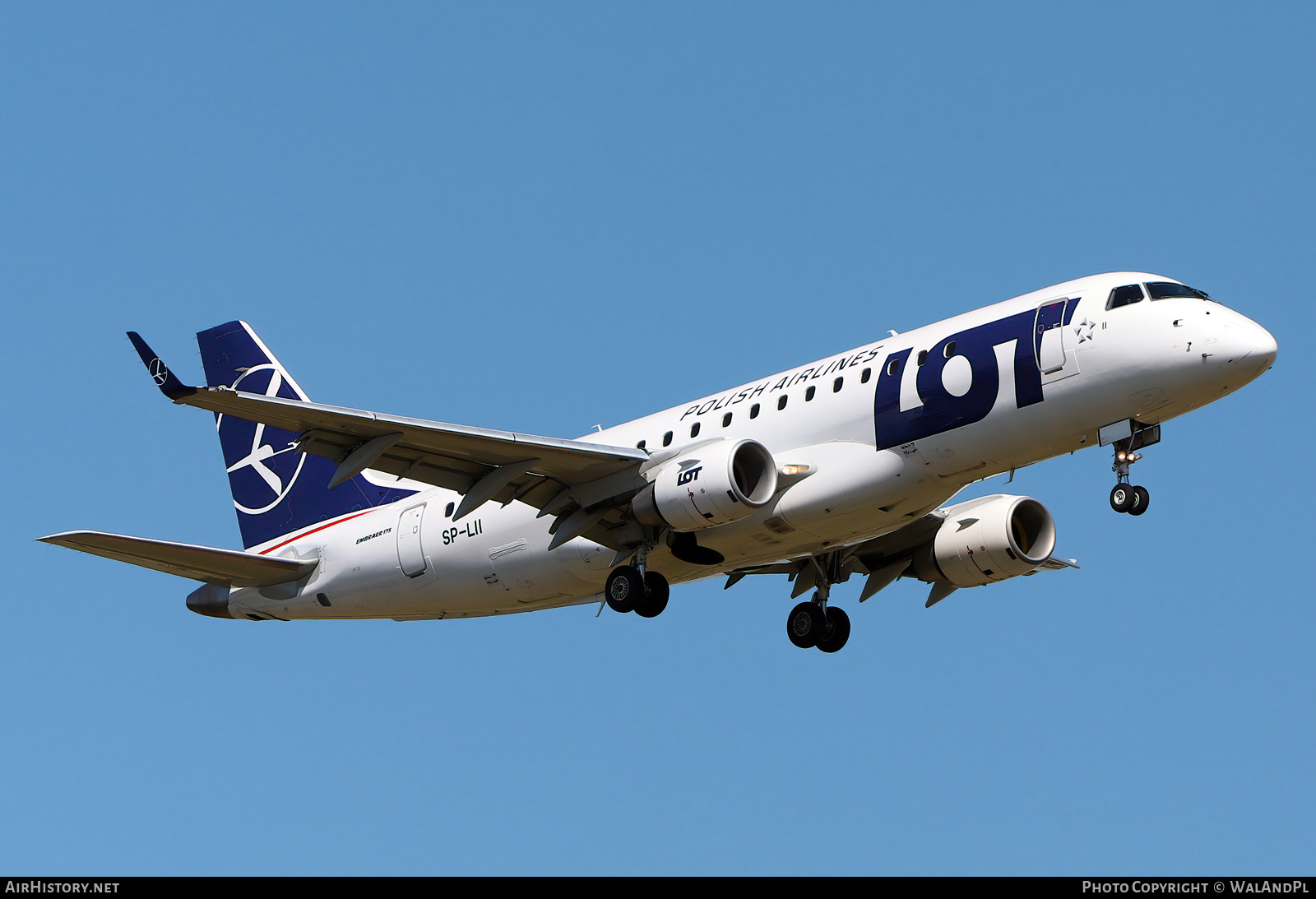 Aircraft Photo of SP-LII | Embraer 175STD (ERJ-170-200STD) | LOT Polish Airlines - Polskie Linie Lotnicze | AirHistory.net #529146