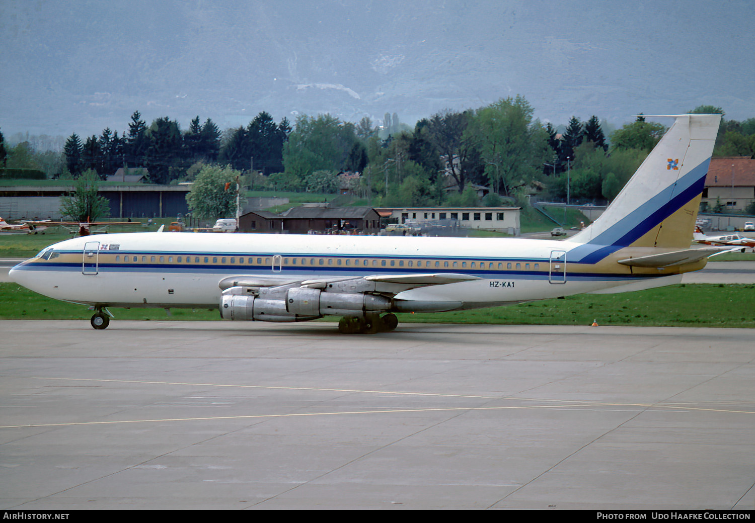 Aircraft Photo of HZ-KA1 | Boeing 720-047B | AirHistory.net #529157