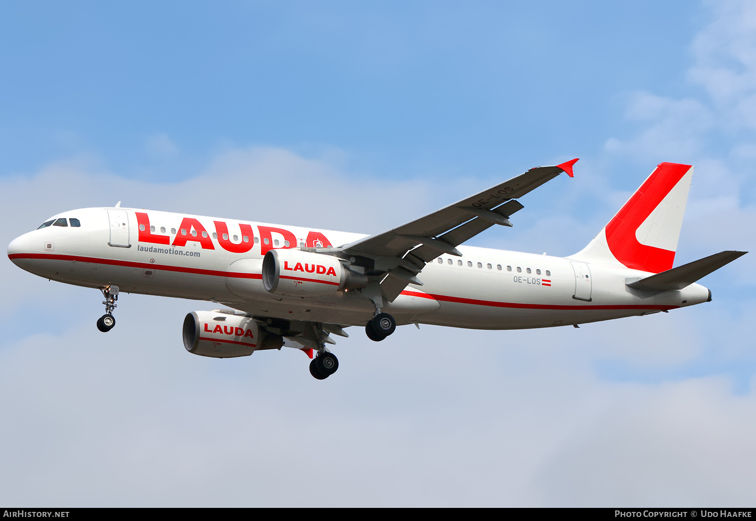Aircraft Photo of OE-LOS | Airbus A320-214 | Lauda | AirHistory.net #529188