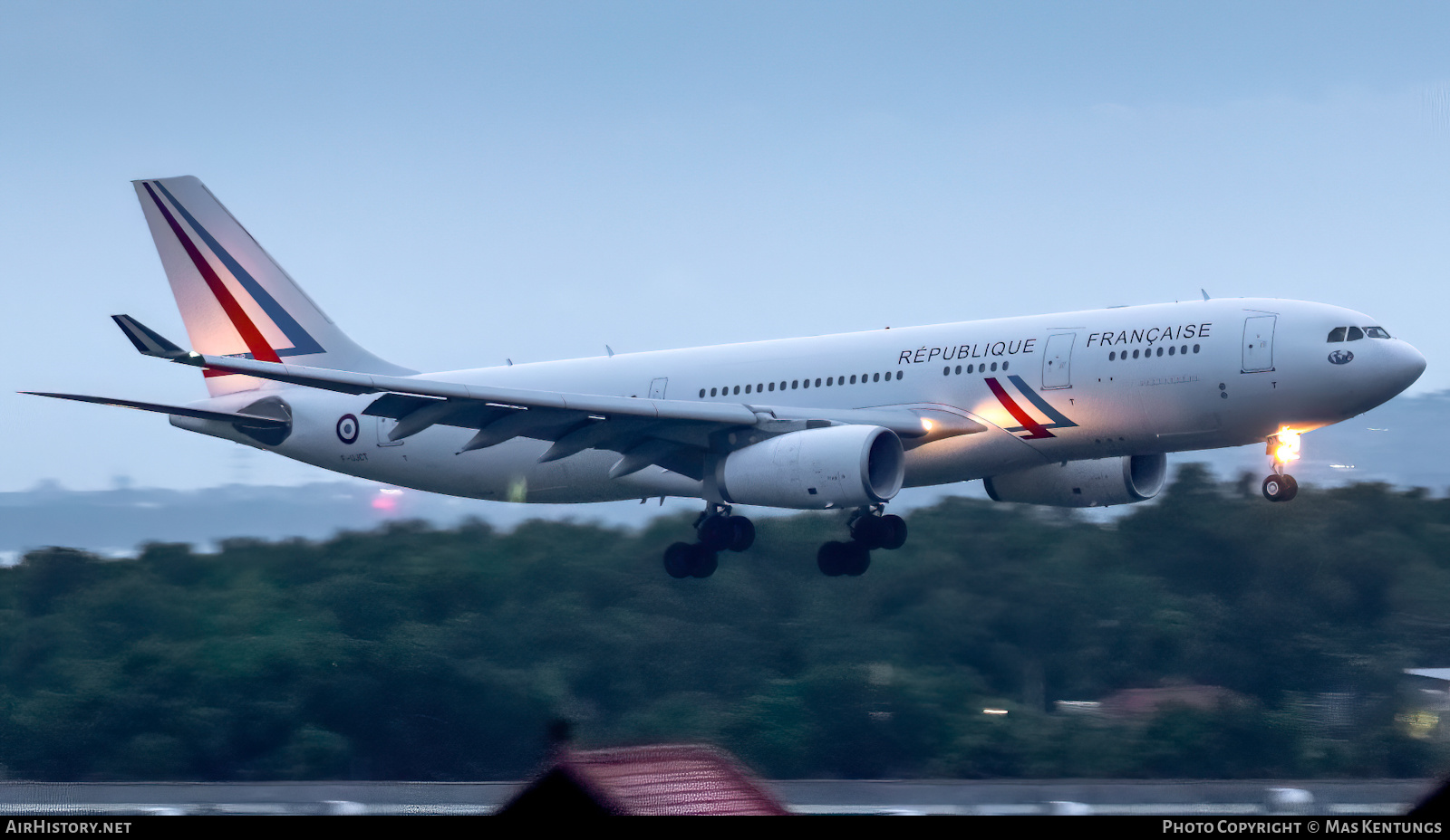 Aircraft Photo of 1657 | Airbus A330-243 | France - Air Force | AirHistory.net #529424