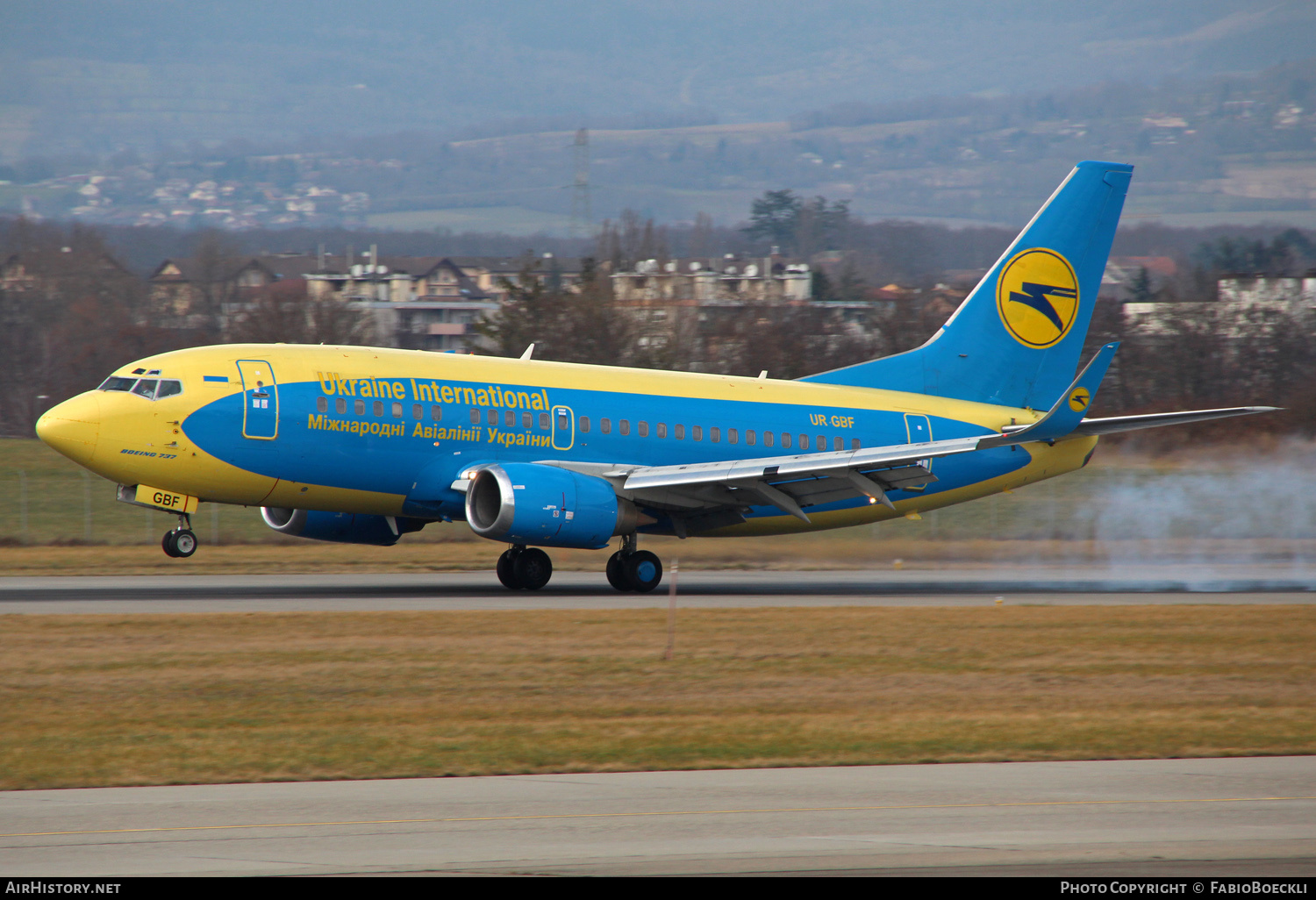 Aircraft Photo of UR-GBF | Boeing 737-548 | Ukraine International Airlines | AirHistory.net #529523