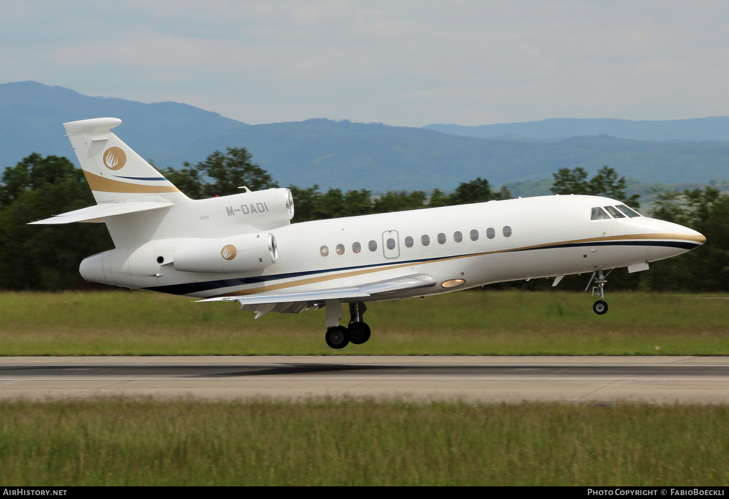 Aircraft Photo of M-DADI | Dassault Falcon 900DX | AirHistory.net #529532