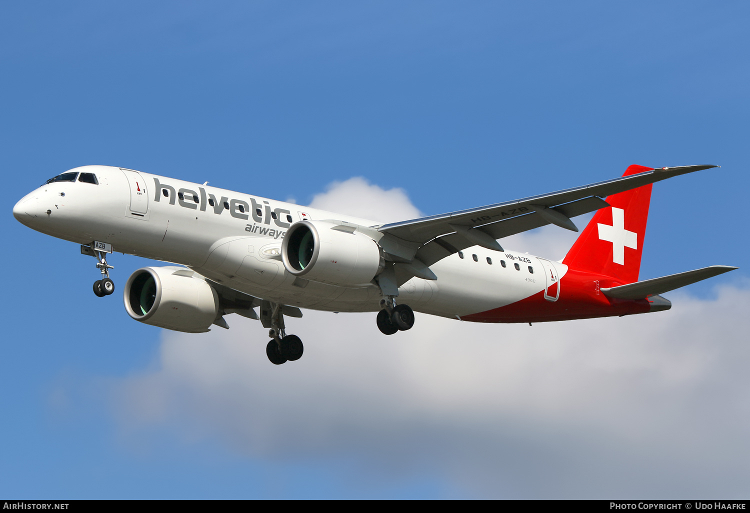 Aircraft Photo of HB-AZB | Embraer 190-E2 (ERJ-190-300) | Helvetic Airways | AirHistory.net #529538