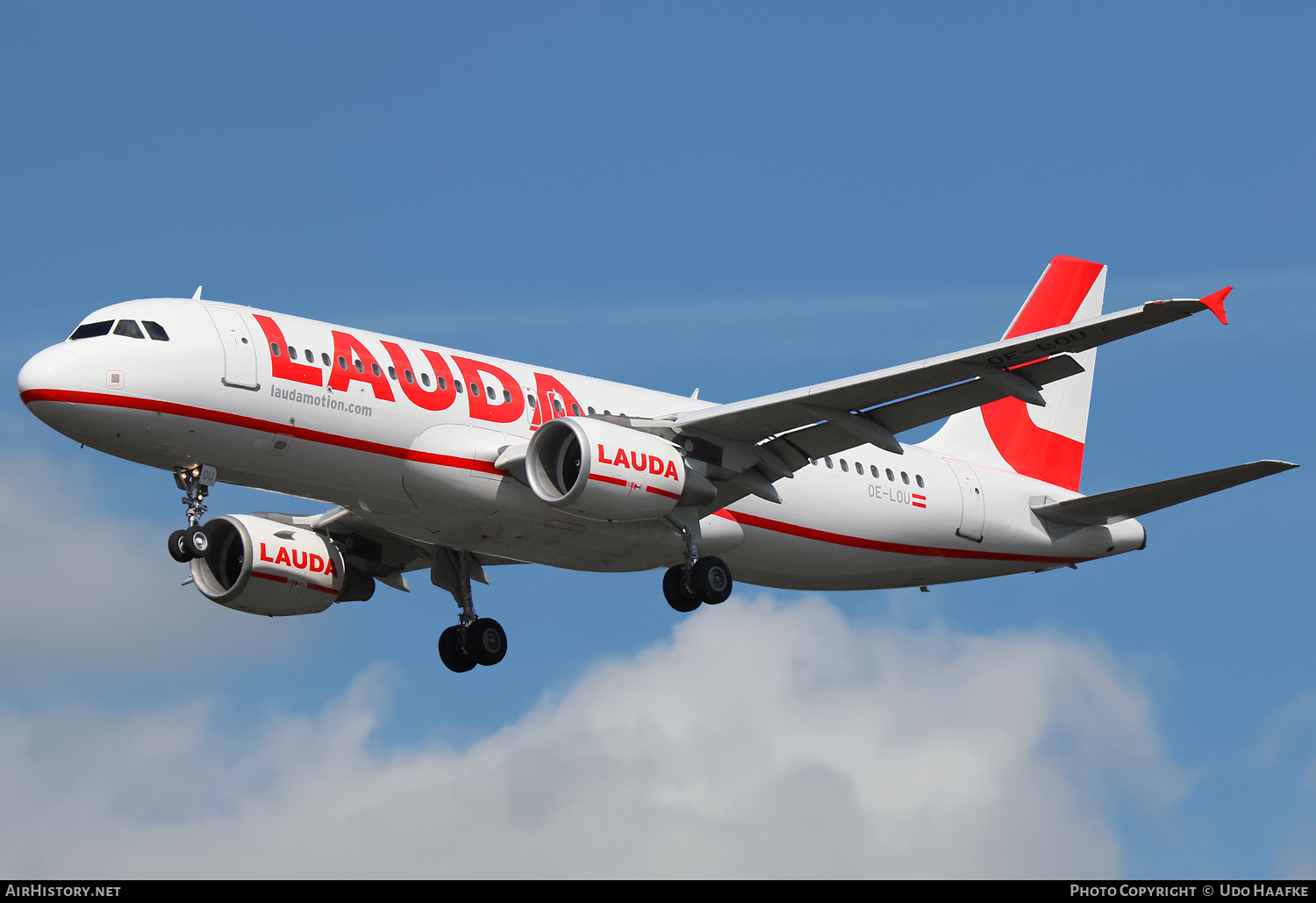 Aircraft Photo of OE-LOU | Airbus A320-214 | Lauda | AirHistory.net #529546