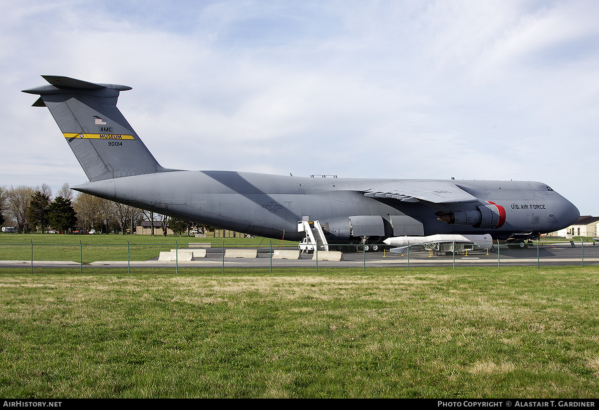 Aircraft Photo of 69-0014 / 90014 | Lockheed C-5A Galaxy (L-500) | USA - Air Force | AirHistory.net #529636