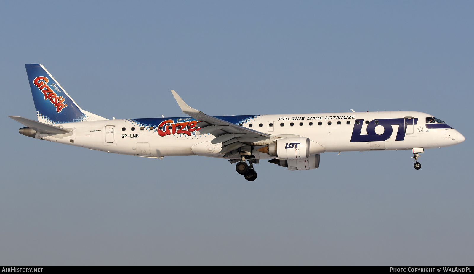 Aircraft Photo of SP-LNB | Embraer 195LR (ERJ-190-200LR) | LOT Polish Airlines - Polskie Linie Lotnicze | AirHistory.net #529723