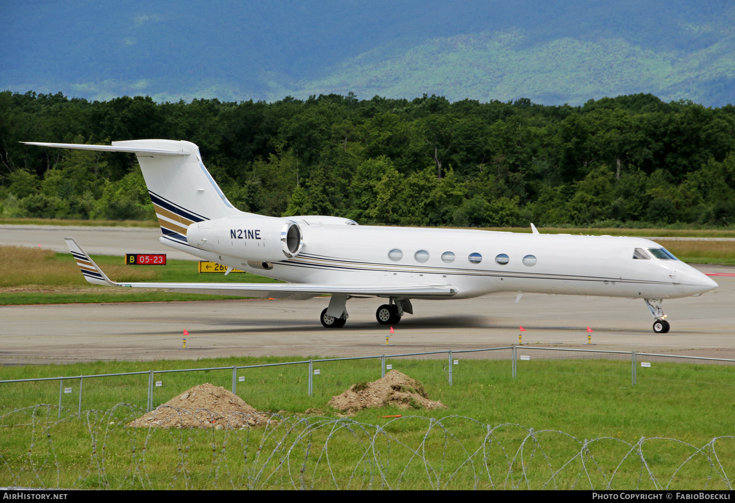 Aircraft Photo of N21NE | Gulfstream Aerospace G-V Gulfstream V | AirHistory.net #529783