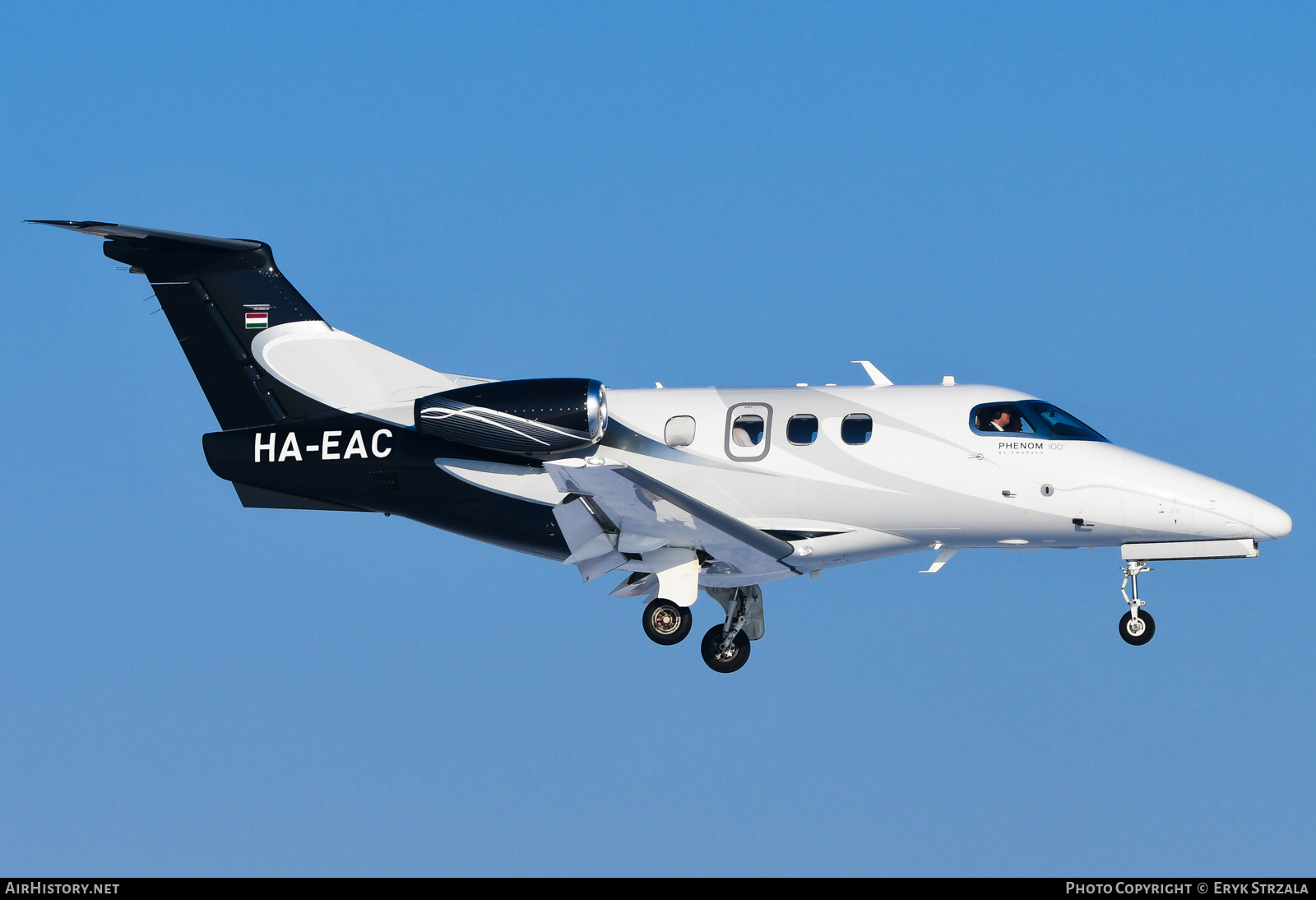 Aircraft Photo of HA-EAC | Embraer EMB-500 Phenom 100 | AirHistory.net #529832