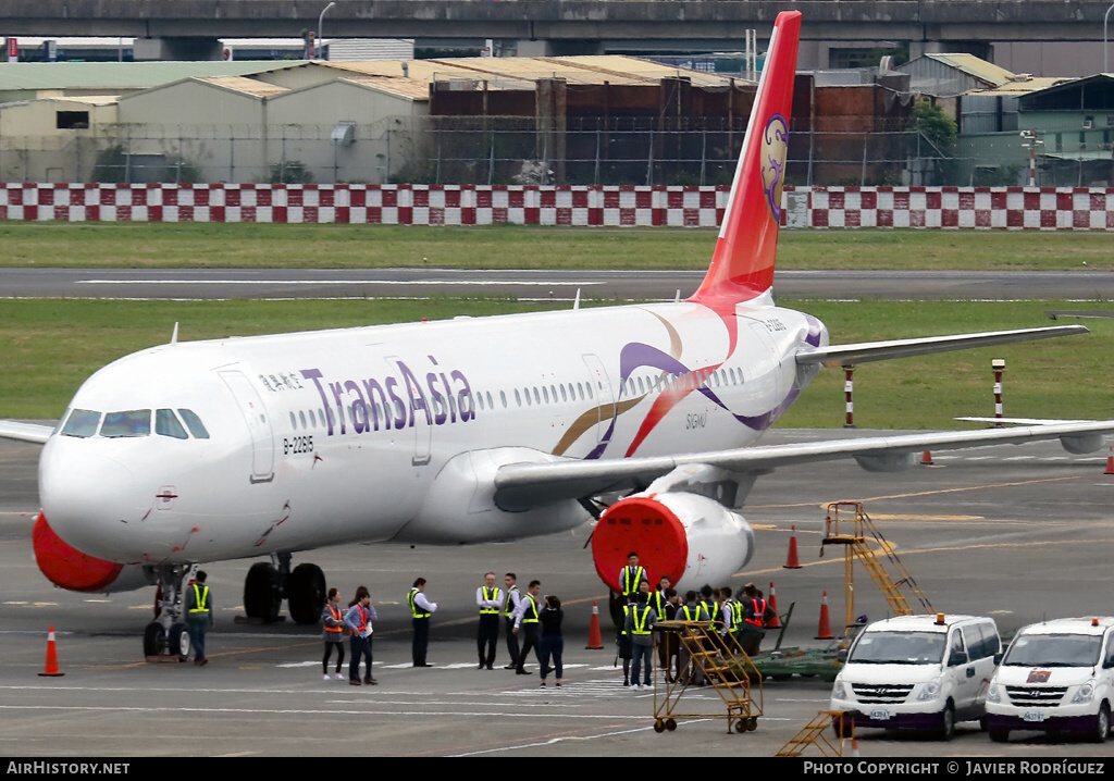 Aircraft Photo of B-22615 | Airbus A320-231 | TransAsia Airways | AirHistory.net #529895