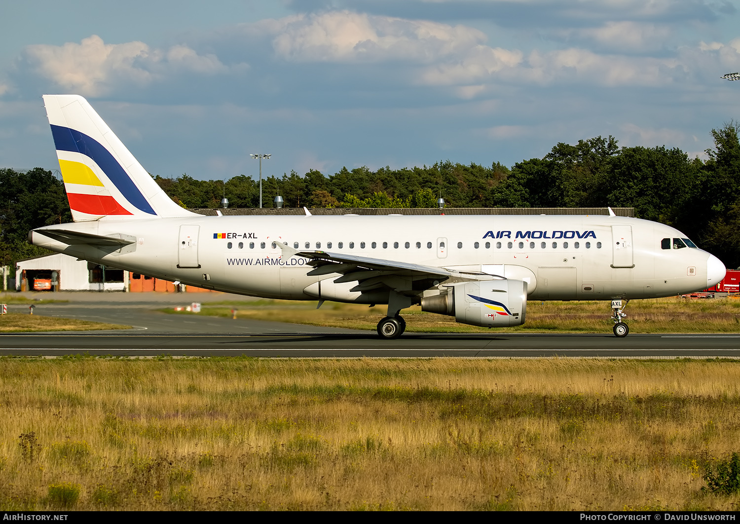 Aircraft Photo of ER-AXL | Airbus A319-112 | Air Moldova | AirHistory.net #529967