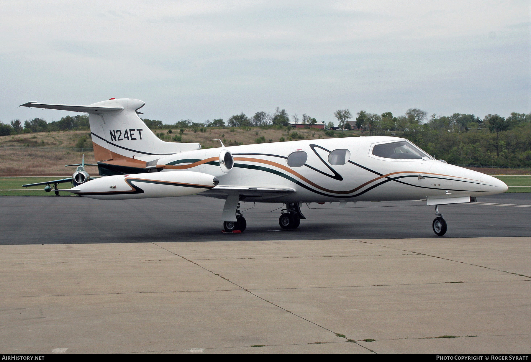 Aircraft Photo of N24ET | Gates Learjet 24B | AirHistory.net #529969