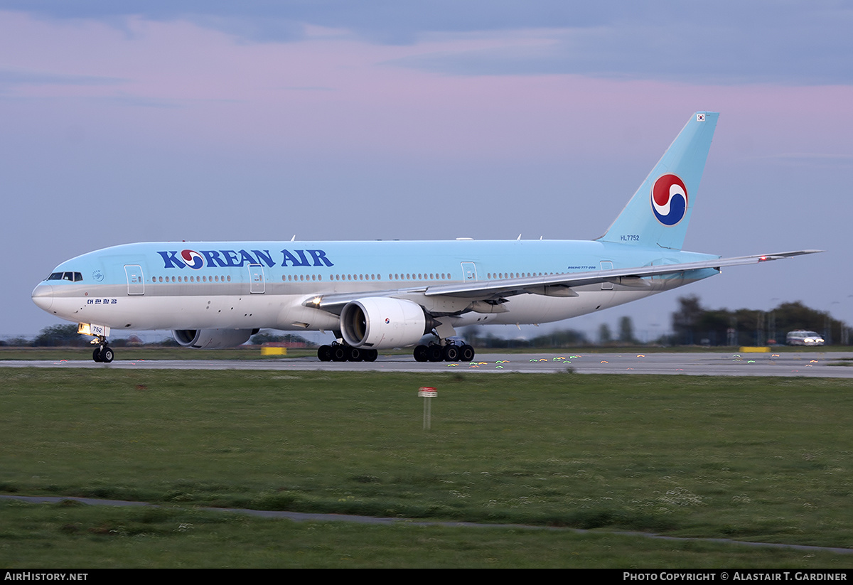 Aircraft Photo of HL7752 | Boeing 777-2B5/ER | Korean Air | AirHistory.net #530058