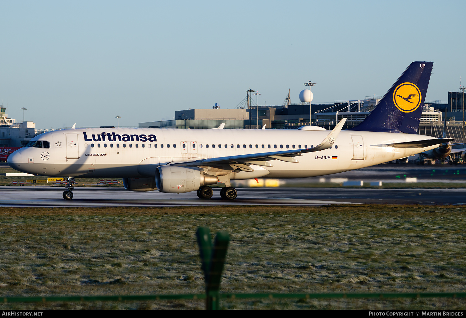 Aircraft Photo of D-AIUP | Airbus A320-214 | Lufthansa | AirHistory.net #530104