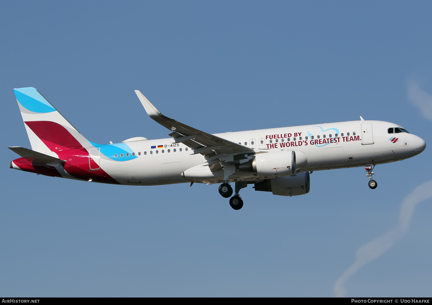 Aircraft Photo of D-AIZS | Airbus A320-214 | Eurowings | AirHistory.net #530116
