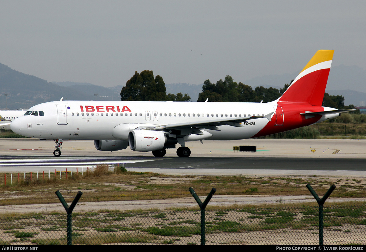 Aircraft Photo of EC-IZR | Airbus A320-214 | Iberia | AirHistory.net #530223