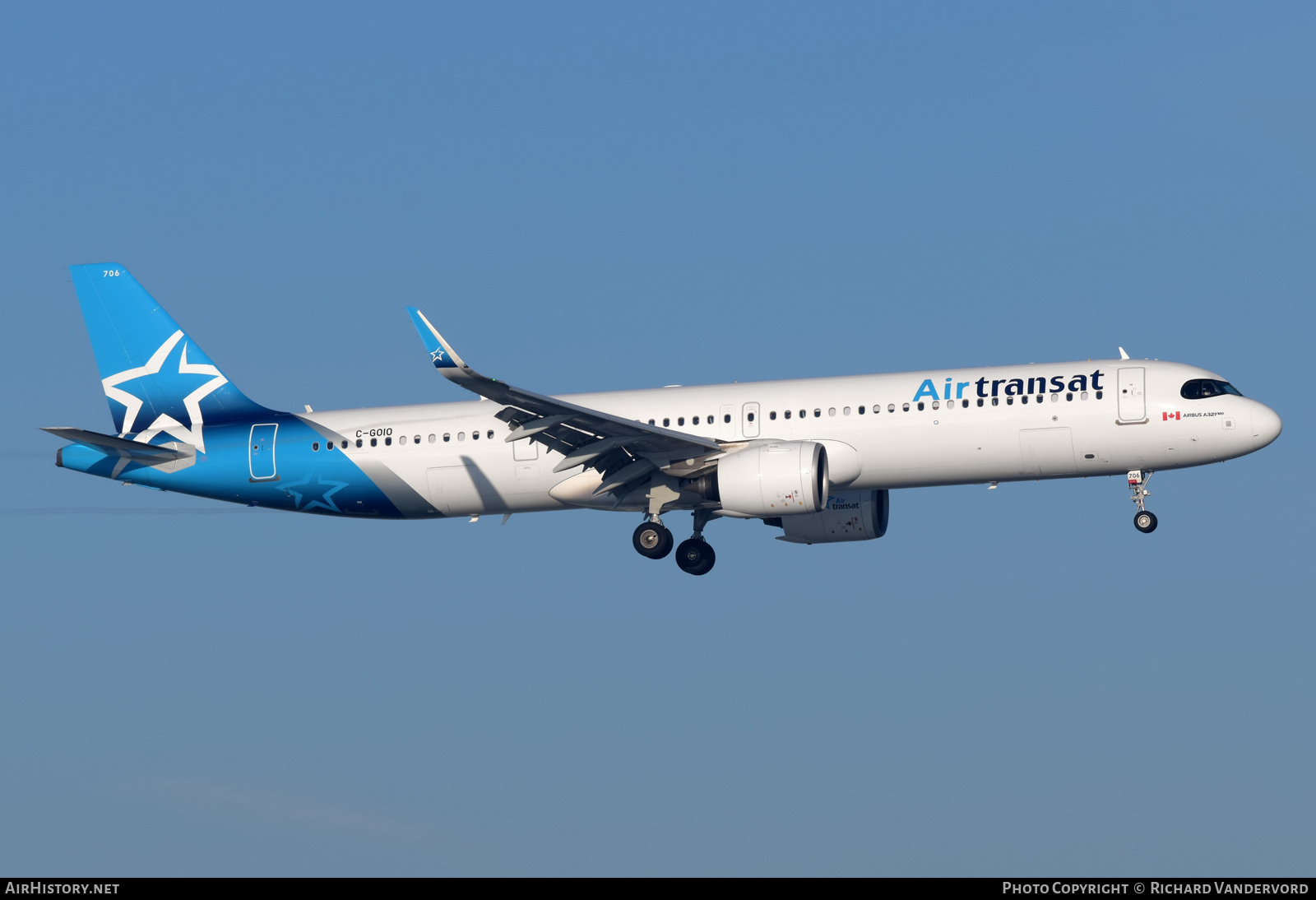 Aircraft Photo of C-GOIO | Airbus A321-271NX | Air Transat | AirHistory.net #530382