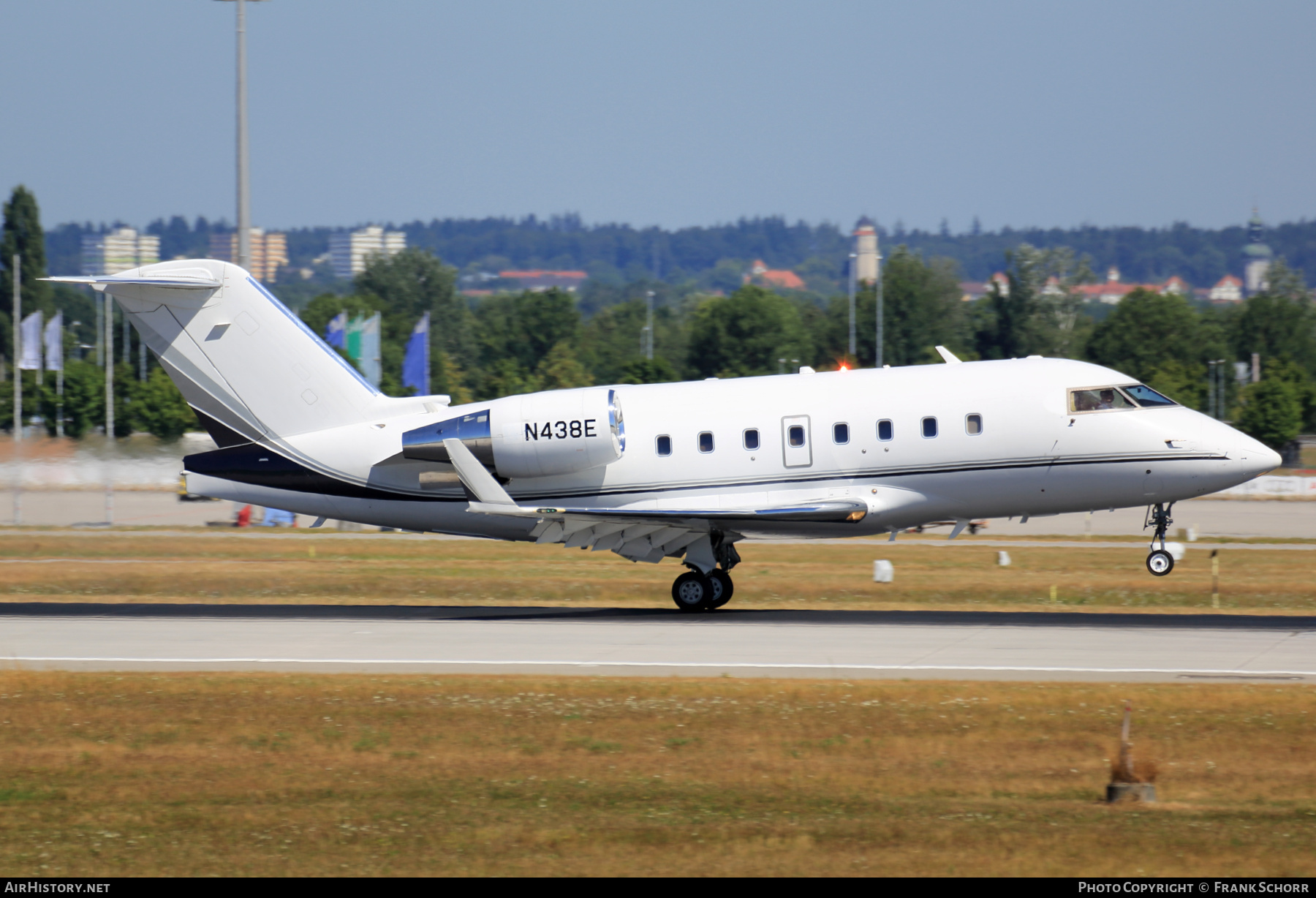 Aircraft Photo of N438E | Bombardier Challenger 604 (CL-600-2B16) | AirHistory.net #530387